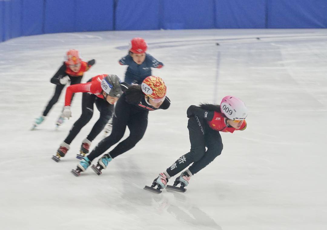 爱游戏中国官方网站平台-包含冰上速滑赛，速度与激情的极致表现的词条