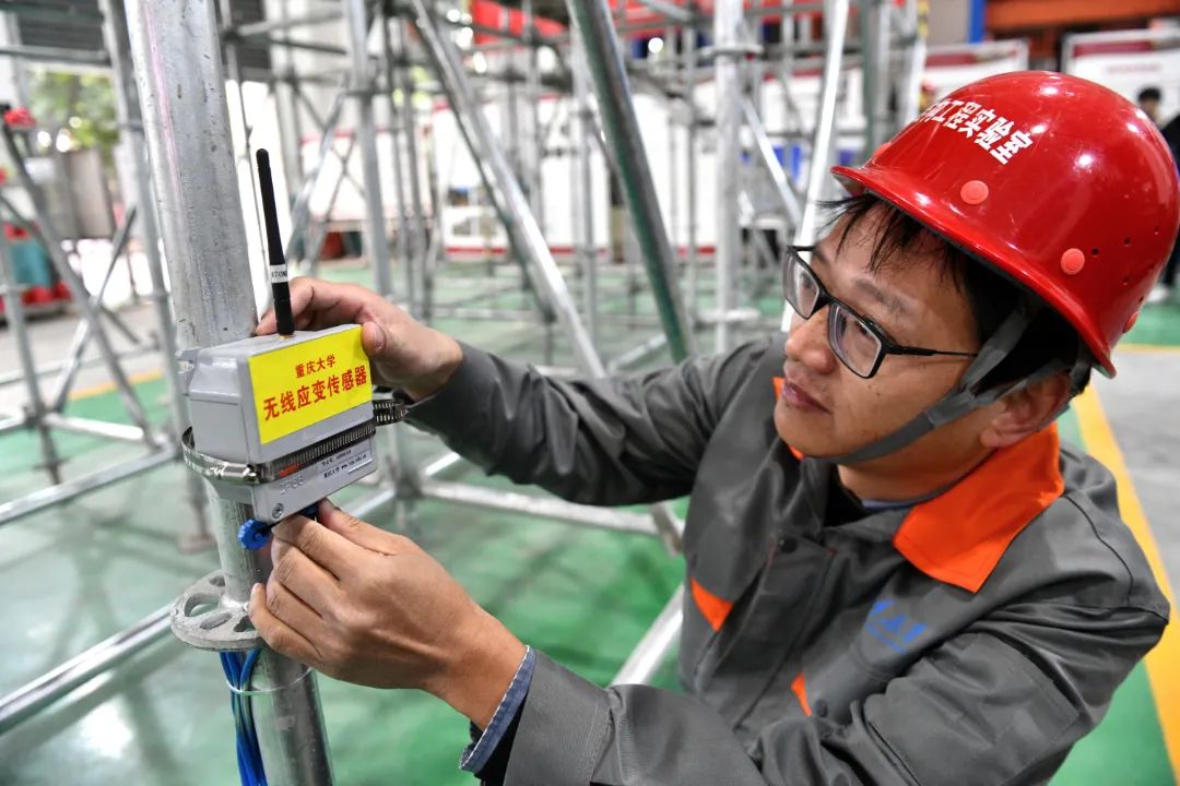 爱游戏娱乐平台-赛场“黑科技”：新一代传感器与电子助攻系统的简单介绍