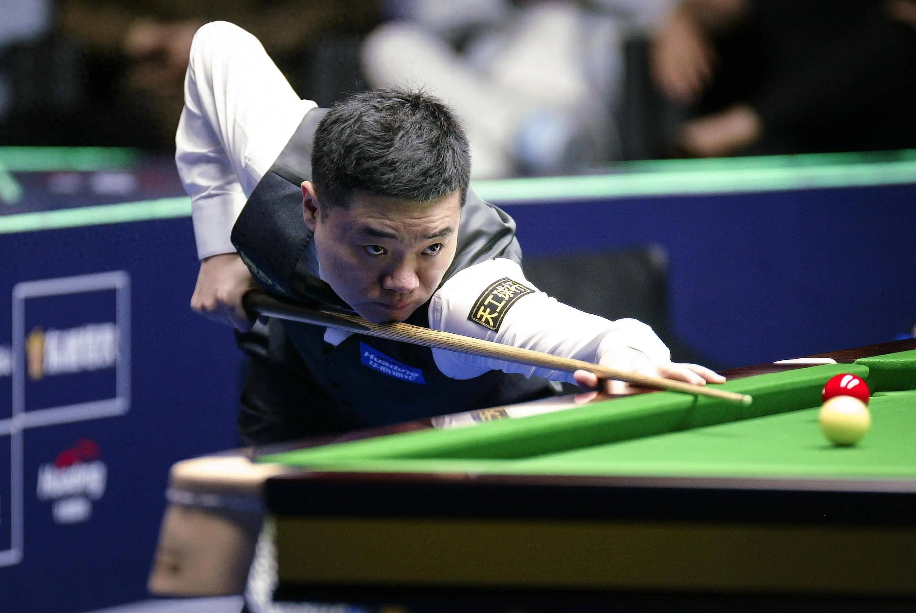 【赛事回顾】丁俊晖夺冠的精彩瞬间，分析他的攻守策略