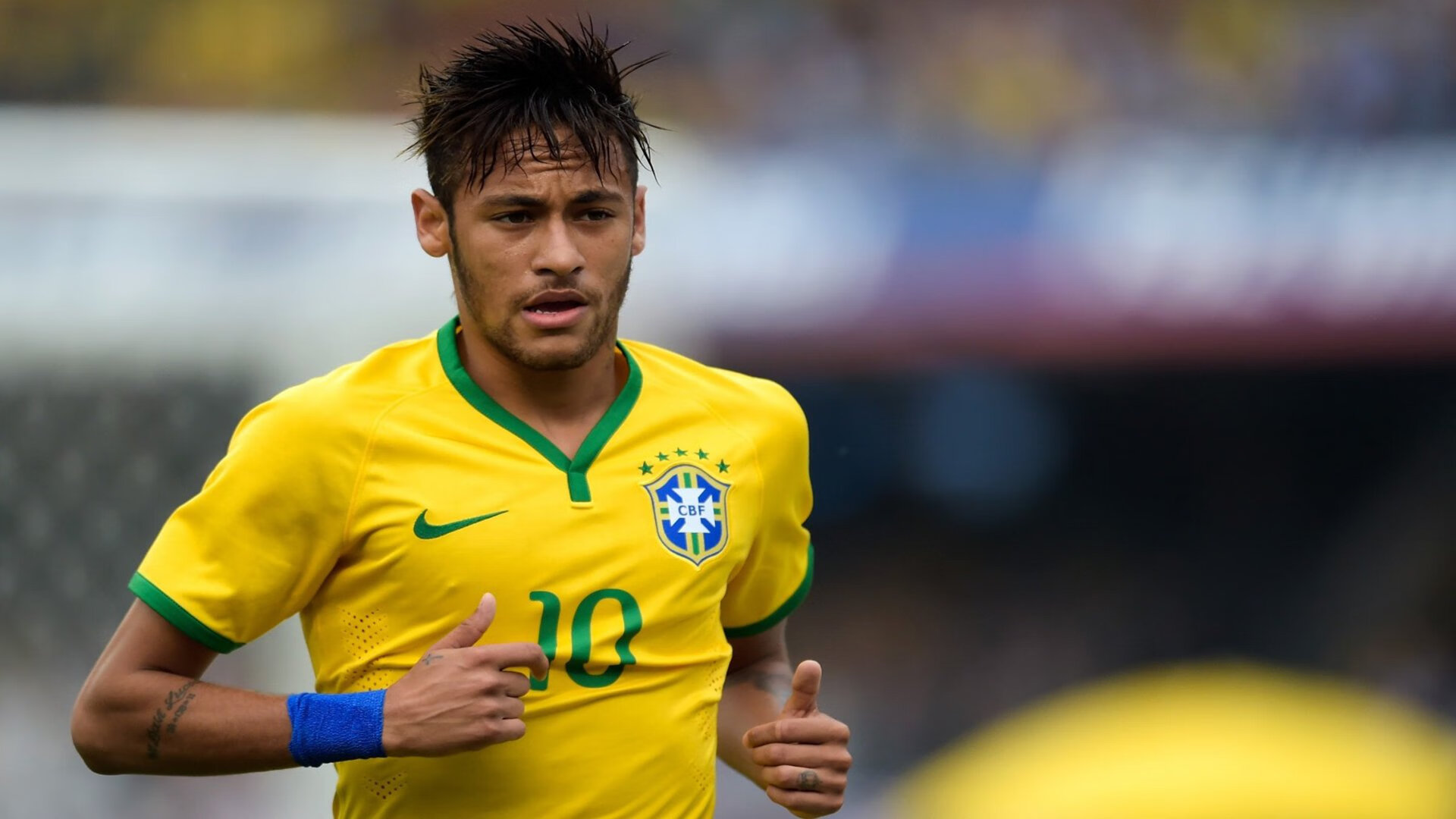 爱游戏 电竞-《全球电竞大赛门票销售火爆，票价创新高》，全球电竞联赛线下总决赛