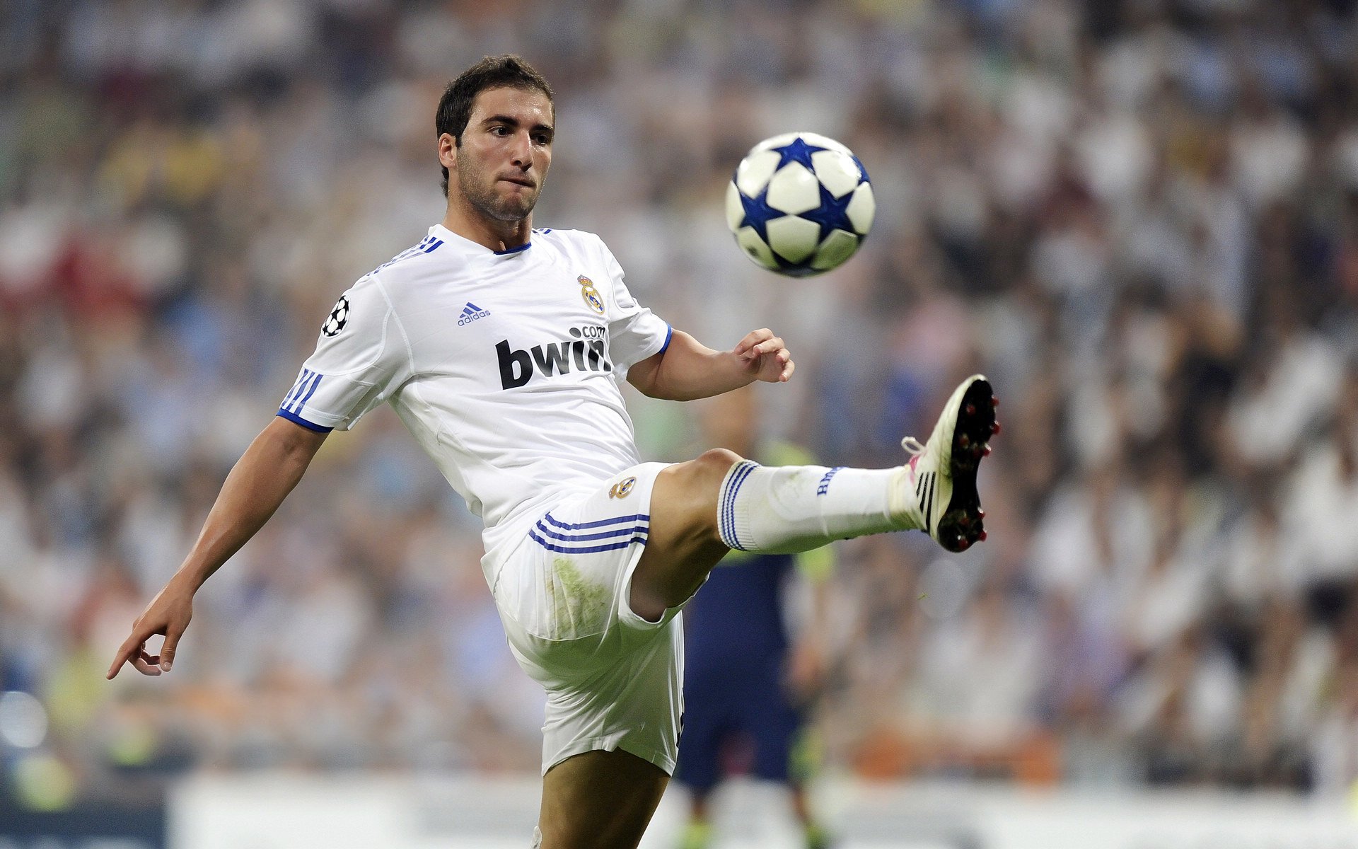 塞维利亚惨遭逆转,客场遭遇惨败,塞维利亚阵容2020主力阵容